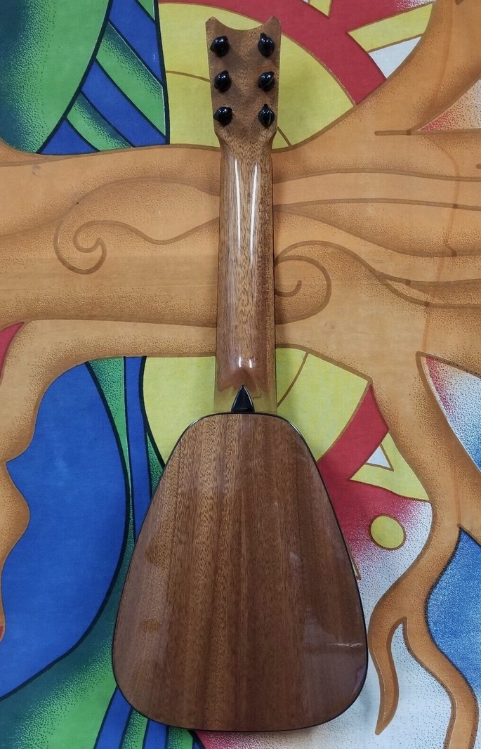 Pepe 6 String Spruce/Mahogany Ukulele