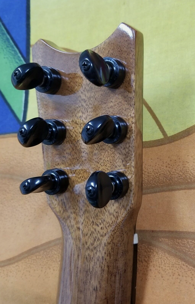 Pepe 6 String Spruce/Mahogany Ukulele